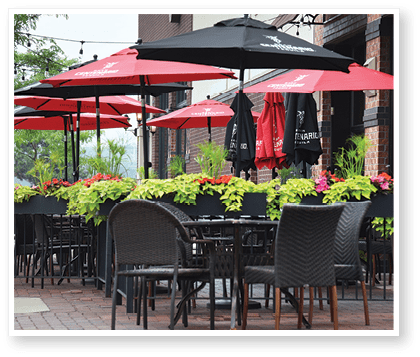 Paul Valade/pvalade@dailyherald.com Outdoor dining at The Arboretum of South Barrington.