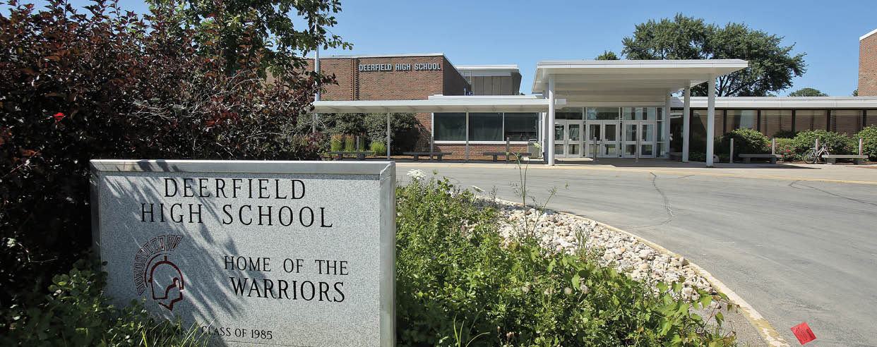 Steve Lundy/slundy@dailyherald.com Deerfield High School. 