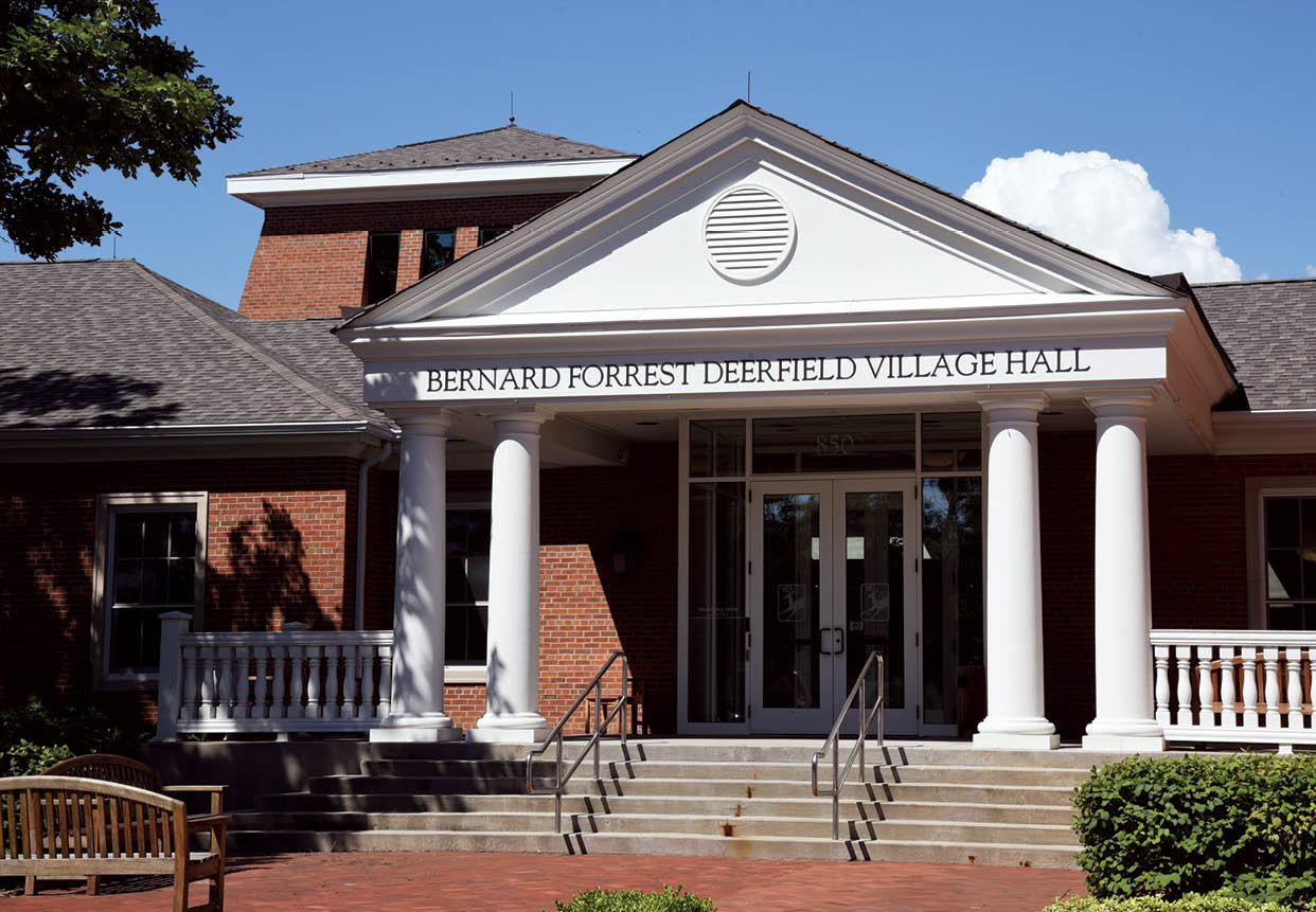 Paul Valade/pvalade@dailyherald.com The Deerfield Village Hall on Waukegan Road in Deerfield.