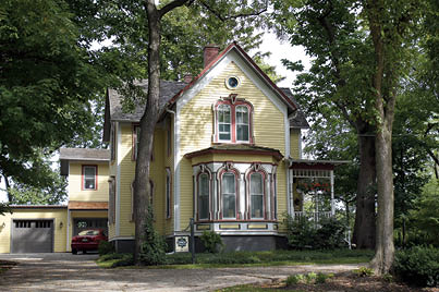 Steve Lundy/slundy@dailyherald.com Painted lady on Deerfield Rd. in Deerfield. 