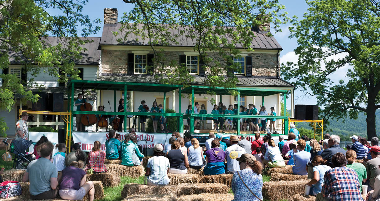 Delaplane, Virginia, USA-May 24, 2014: The American Children of SCORE performing at the Delaplane Strawberry Festival at Sky Meadows State Park in Delaplane, Virginia.