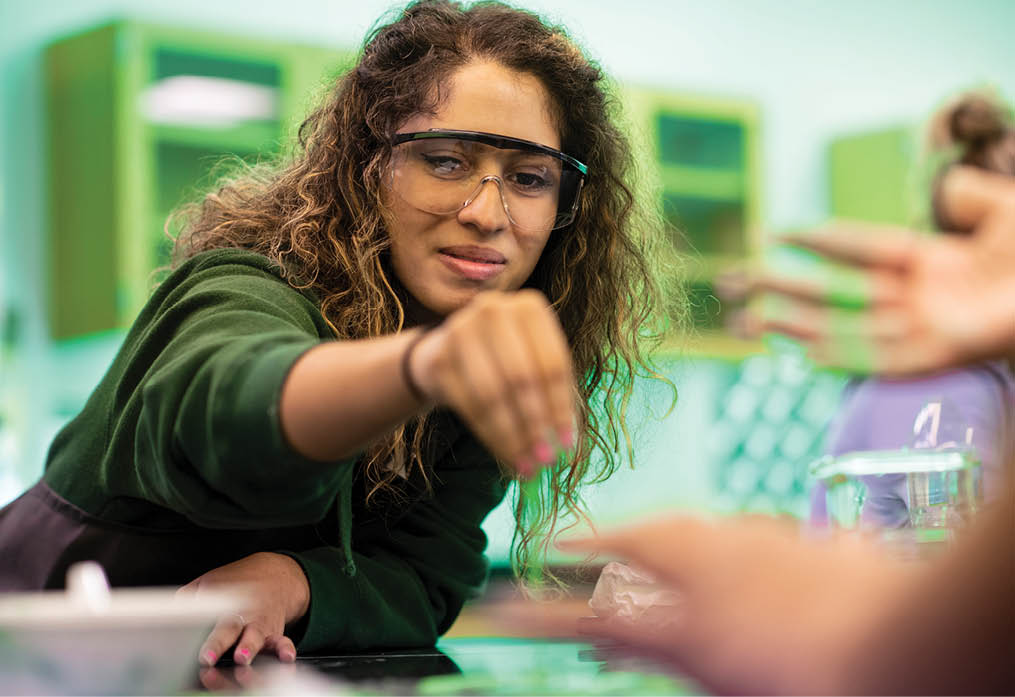 UNT College of Education Assistant Professor Chris Long leads a Science in Grades EC 6 lab on the Inspire Park Frisco campus  Stundents are primarily elementary education majors   Photographed on Sept  26, 2019 (Ahna Hubnik   UNT)