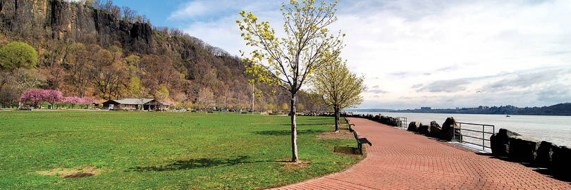 View from the Fort Lee Hudson State Park along the Hudson River near Fort Lee, New York