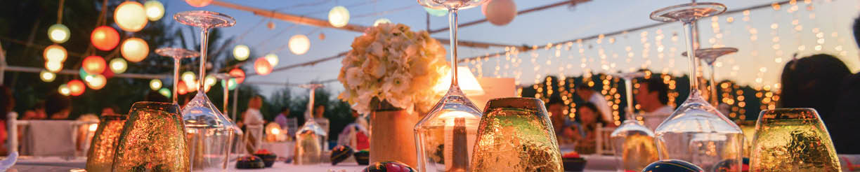 Table setting for an event party or wedding reception at the beach