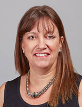 5x7 portrait of a PwC Florham Park employee