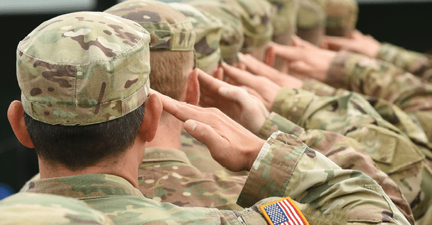US soldiers giving salute 