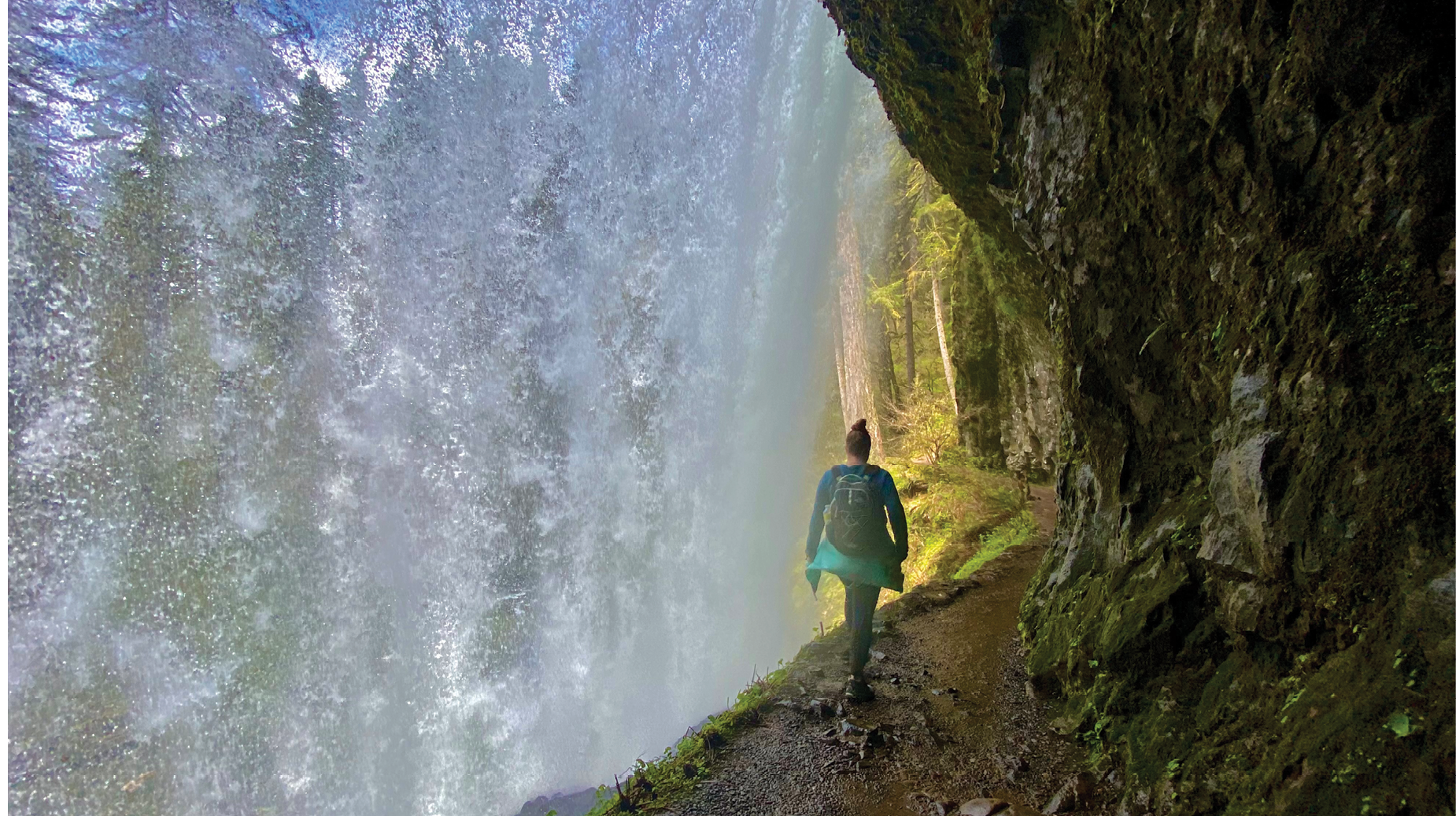 Middle north falls on trail of ten falls hiking in Oregon